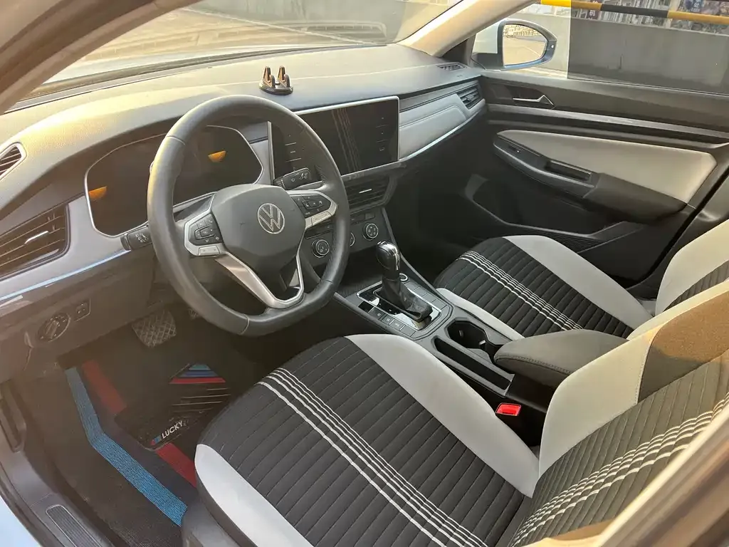 Volkswagen Bora 2024 из CN, фото 5