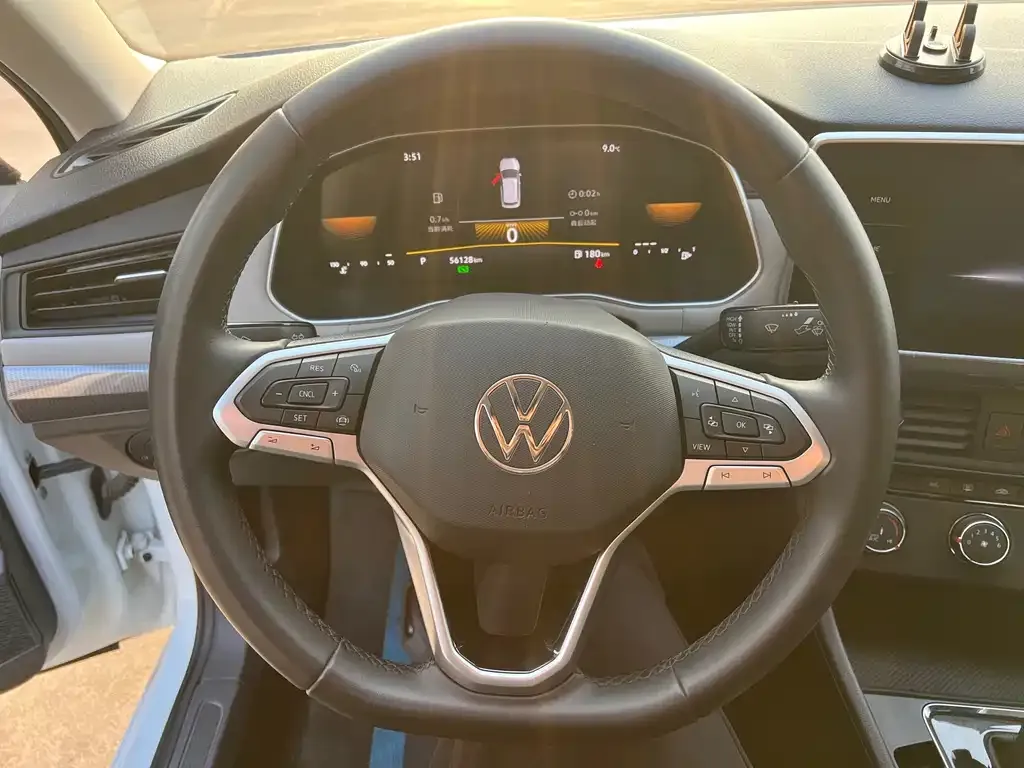 Volkswagen Bora 2024 из CN, фото 4