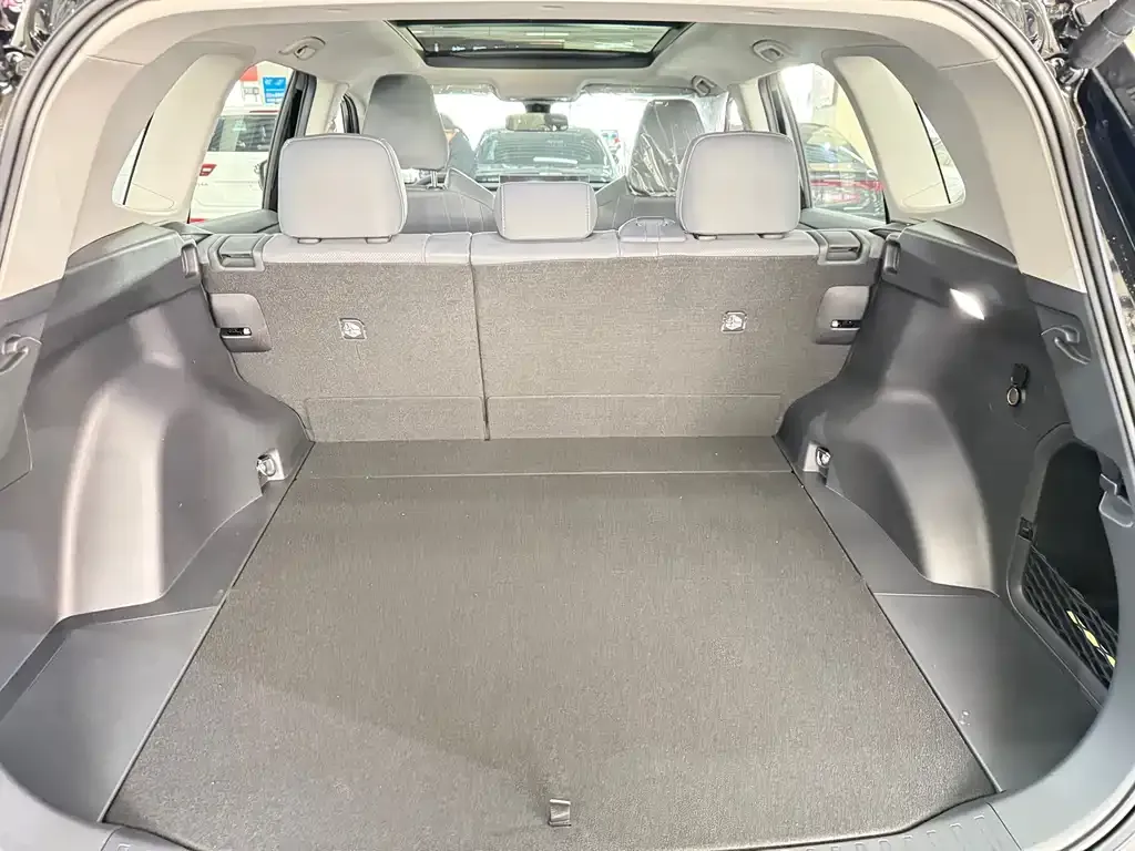 Toyota RAV4 — фото 3