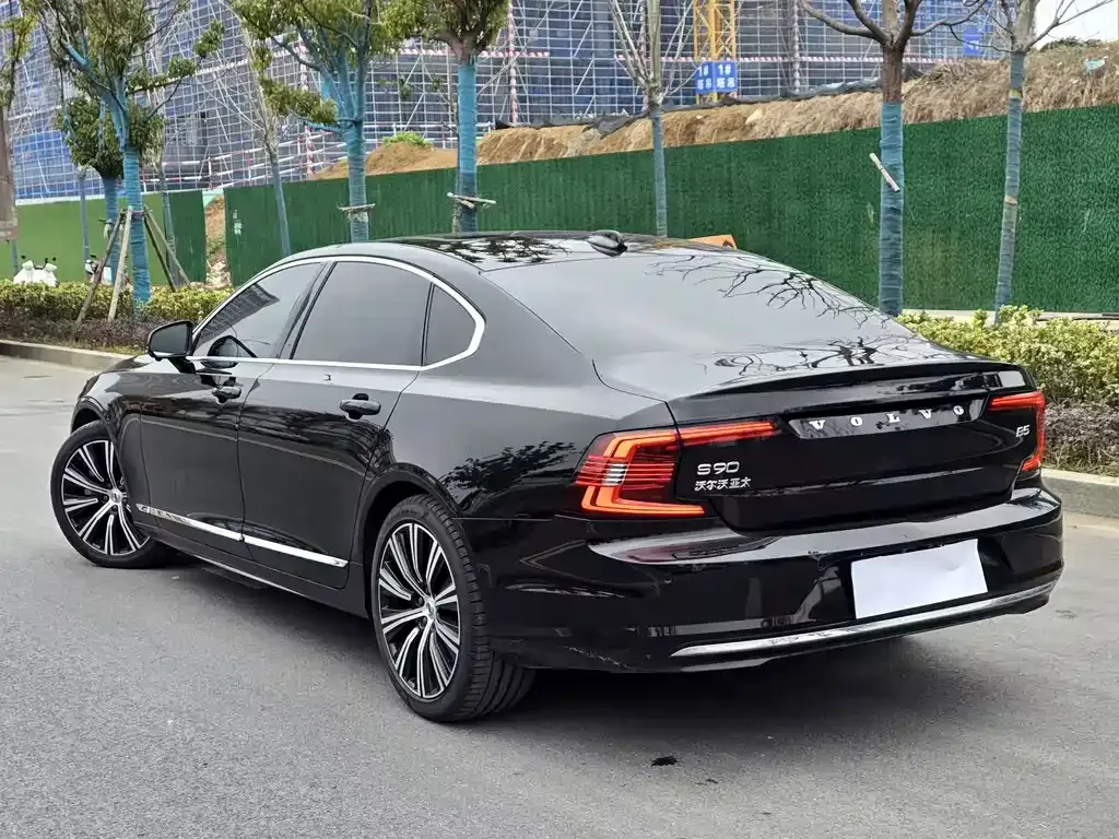 Volvo S90 — фото 4