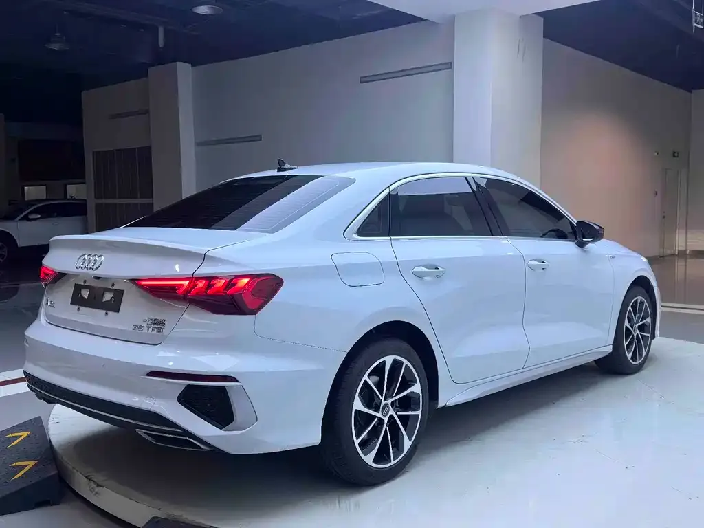 Audi A3 2022 из CN, фото 7