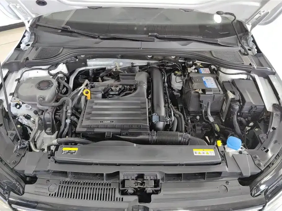 Volkswagen Golf 2022 из CN, фото 4