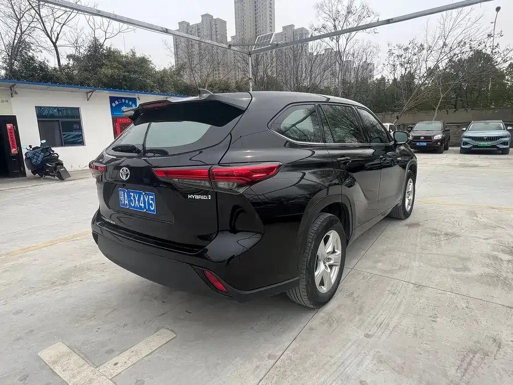 Toyota Highlander — фото 7