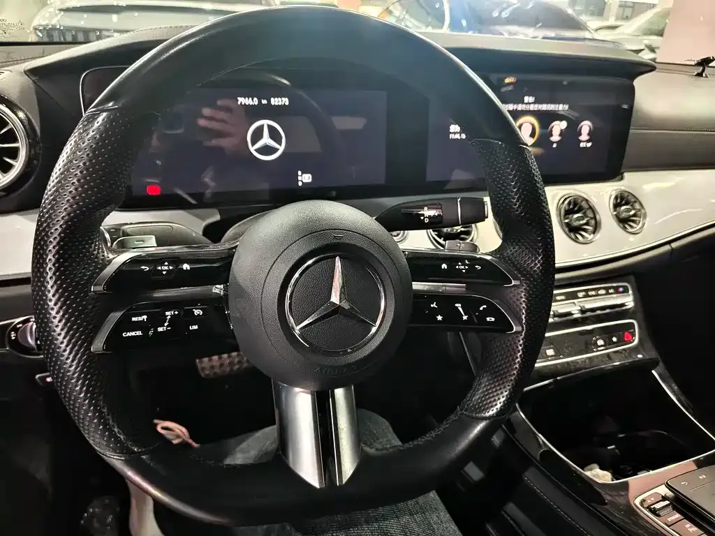 Mercedes-Benz E-Class (Import) — фото 6