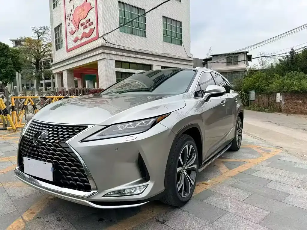Lexus RX — фото 1
