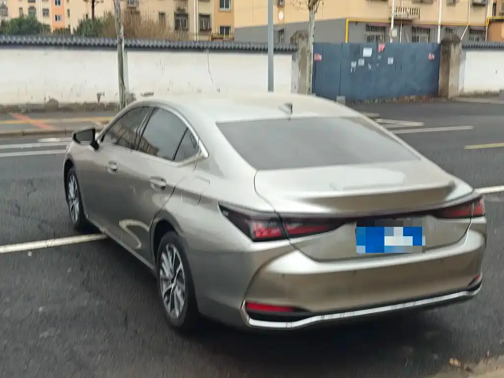 Lexus ES 2025 из CN, фото 2