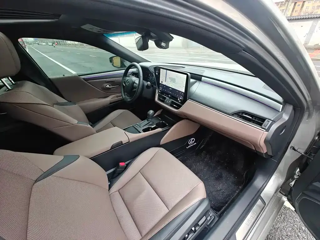 Lexus ES 2025 из CN, фото 8