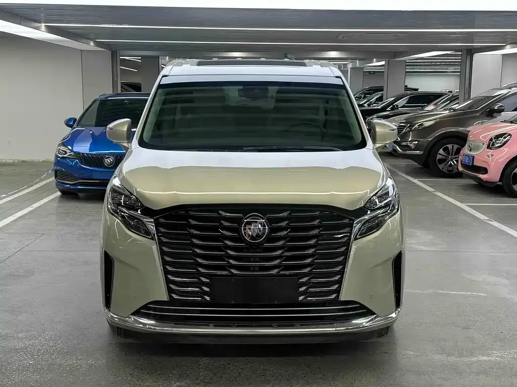 Buick GL8 2023 из CN, фото 1