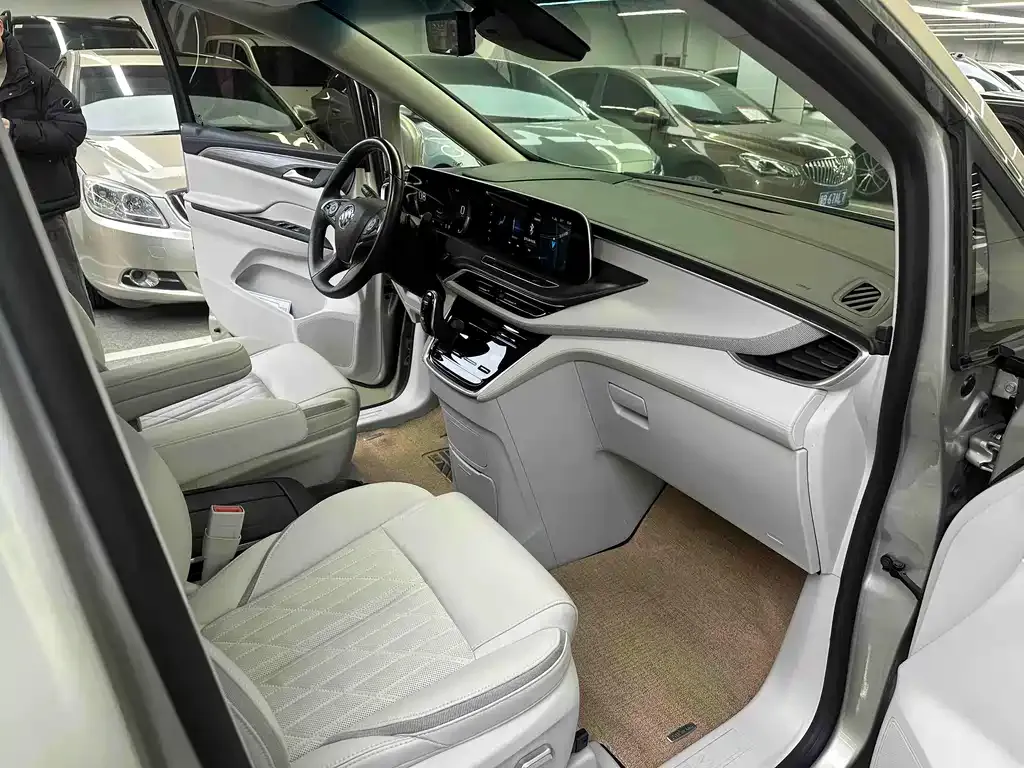 Buick GL8 2023 из CN, фото 8
