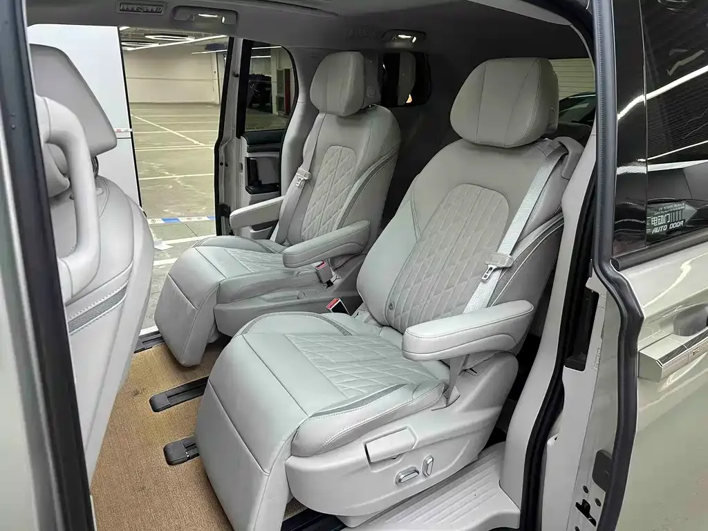 Buick GL8 2023 из CN, фото 7