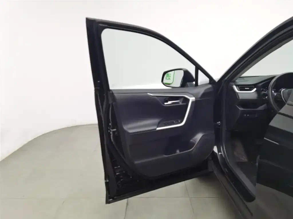 Toyota Wildlander 2022 из CN, фото 8