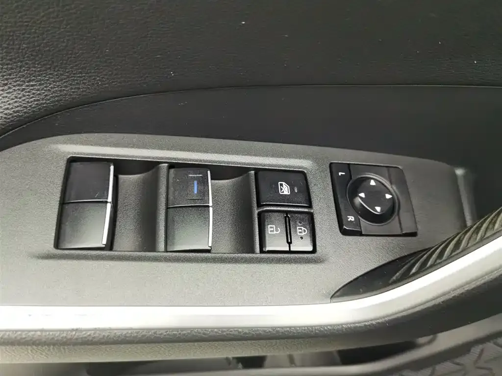 Toyota Wildlander 2022 из CN, фото 9