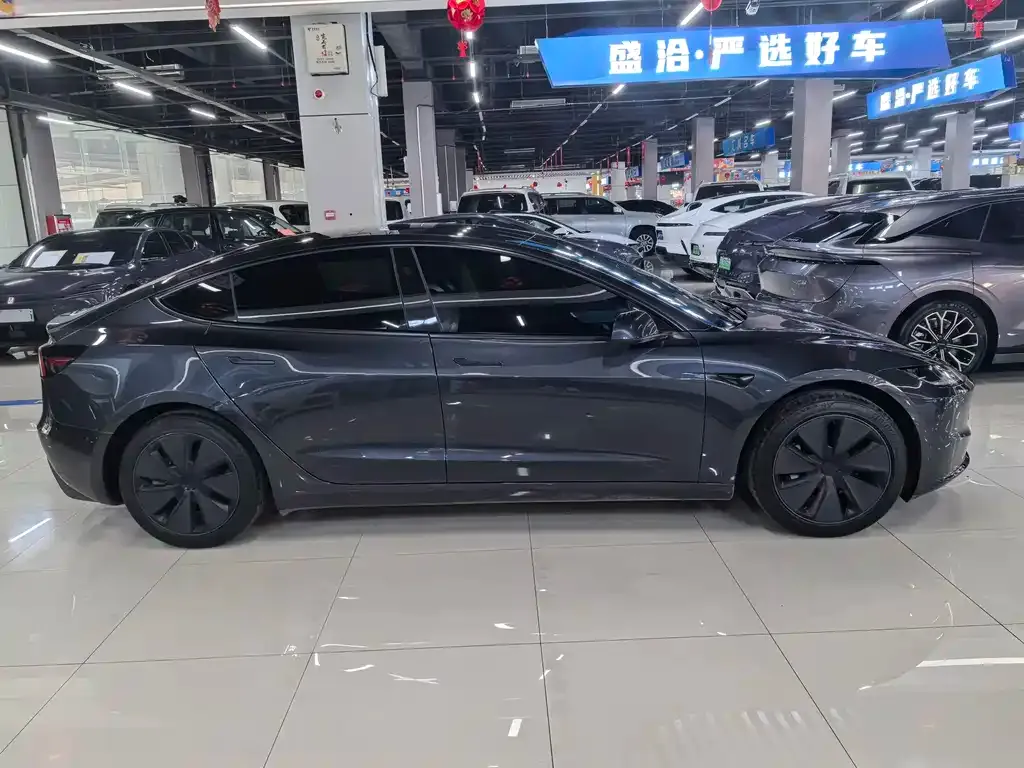 Tesla Model 3 — фото 10
