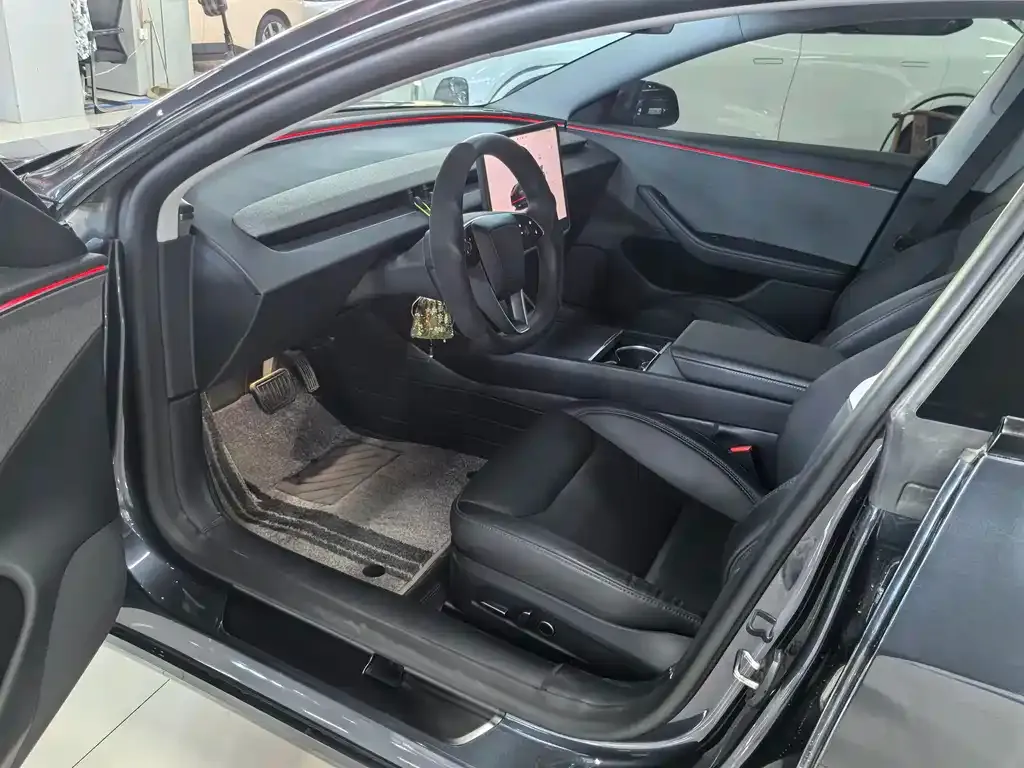 Tesla Model 3 — фото 6