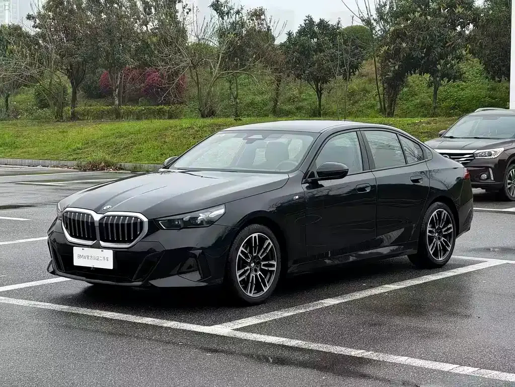 BMW 5 Series (Import) — фото 1