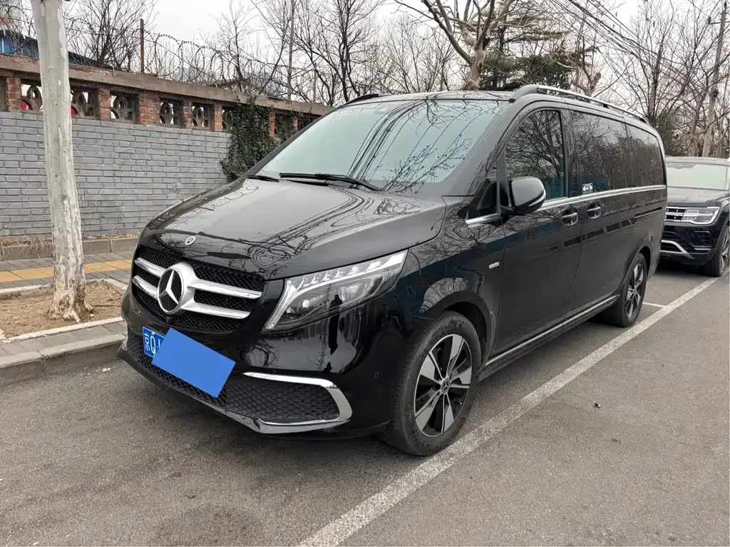 Mercedes-Benz V-Class — фото 1