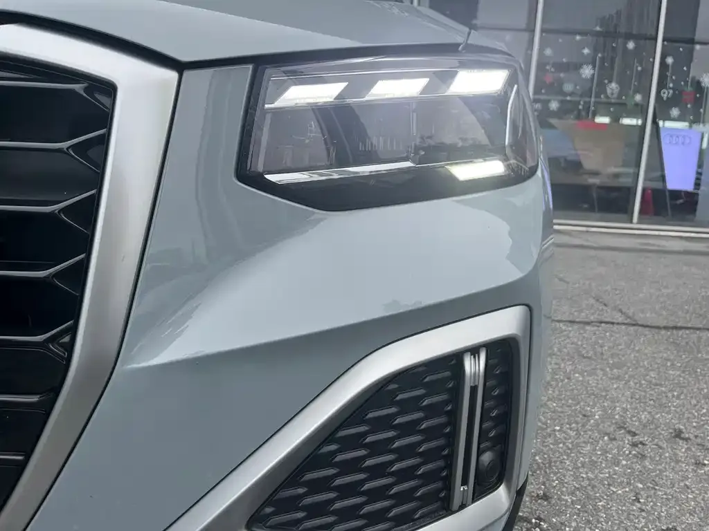 Audi Q2L 2024 из CN, фото 2