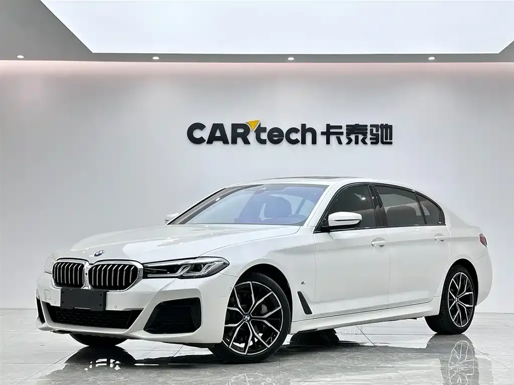 BMW 5 Series — фото 1