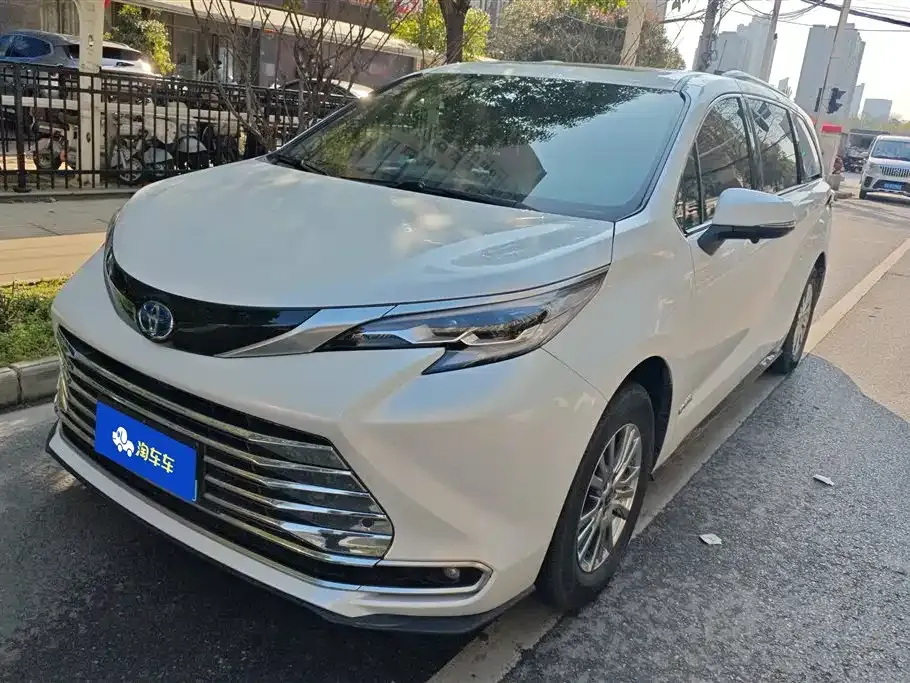 Toyota Sienna 2022 из CN, фото 1