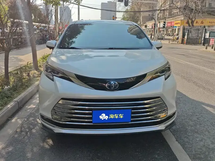 Toyota Sienna 2022 из CN, фото 3
