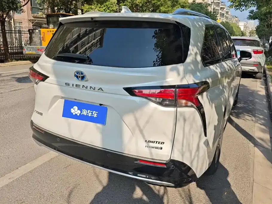 Toyota Sienna 2022 из CN, фото 6