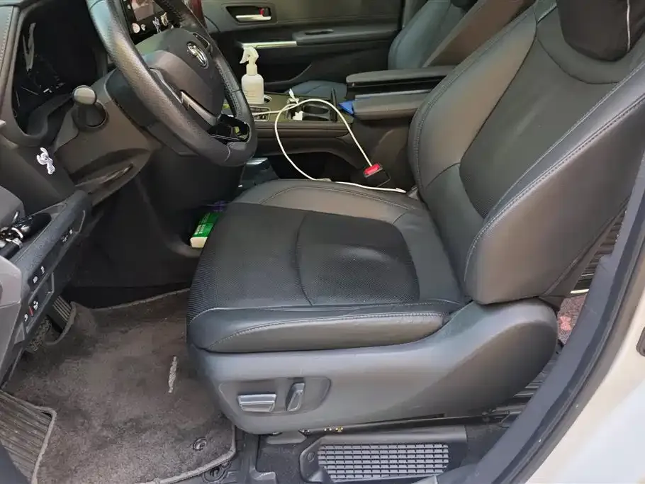 Toyota Sienna 2022 из CN, фото 4