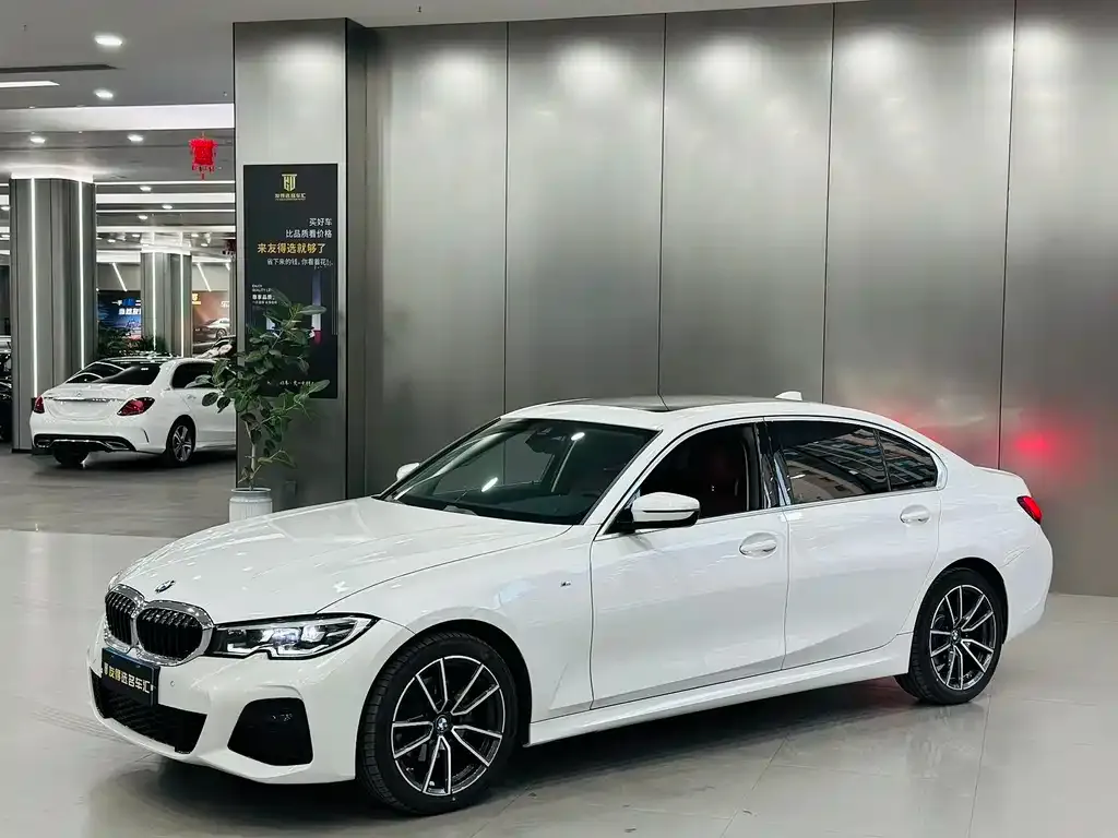 BMW 3 Series 2022 из CN, фото 1