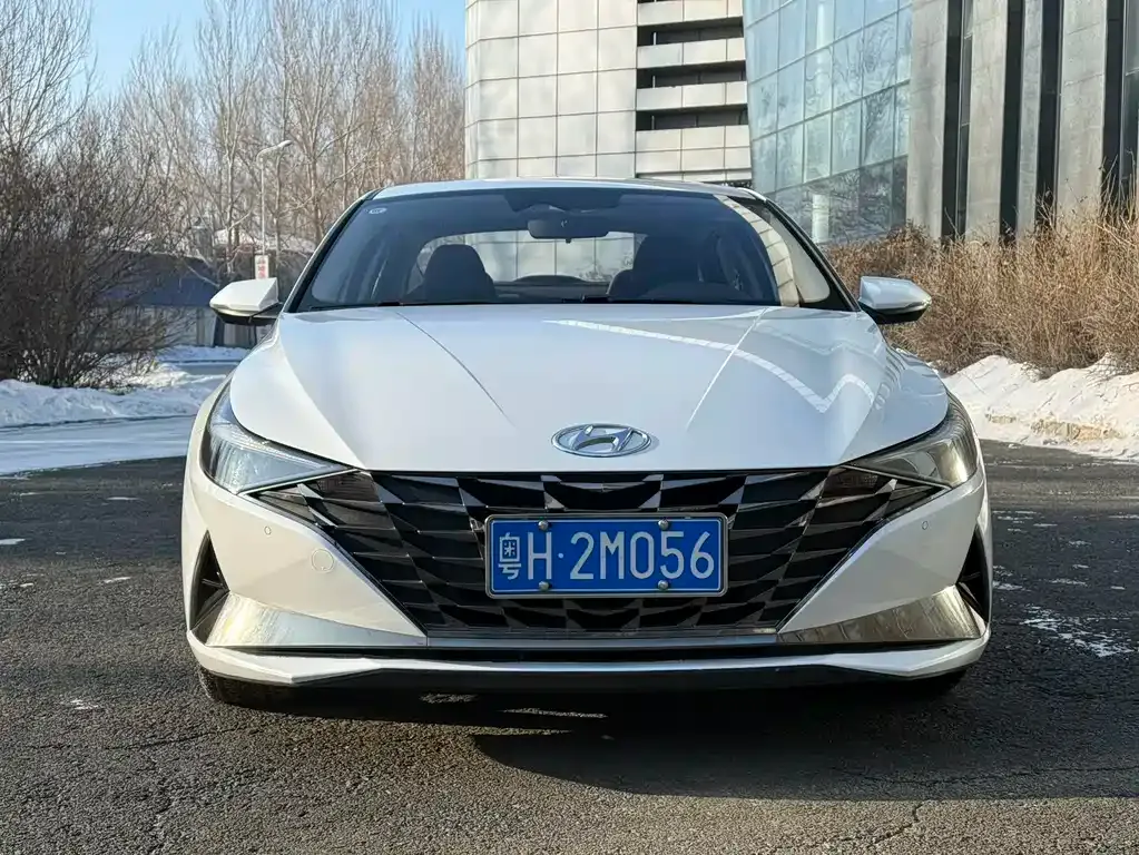 Hyundai Elantra — фото 4