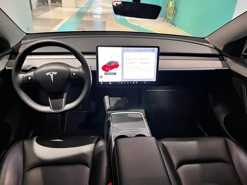 Tesla Model Y — фото 2