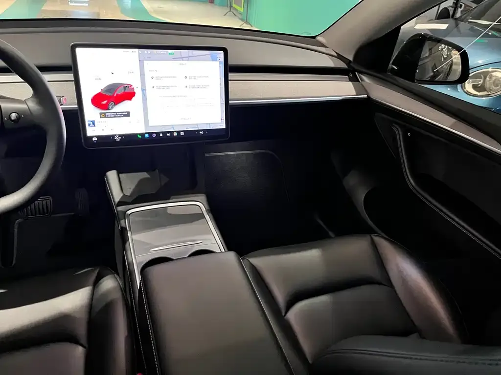 Tesla Model Y — фото 6
