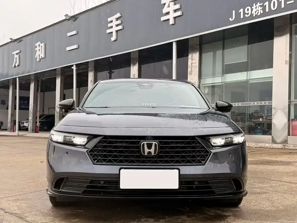 Honda Accord — фото 8