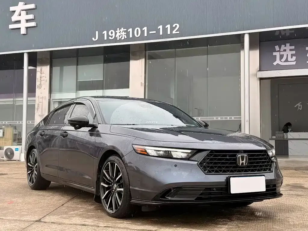 Honda Accord — фото 9