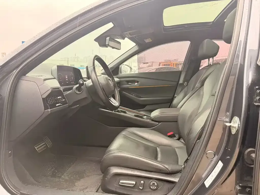 Honda Accord — фото 7