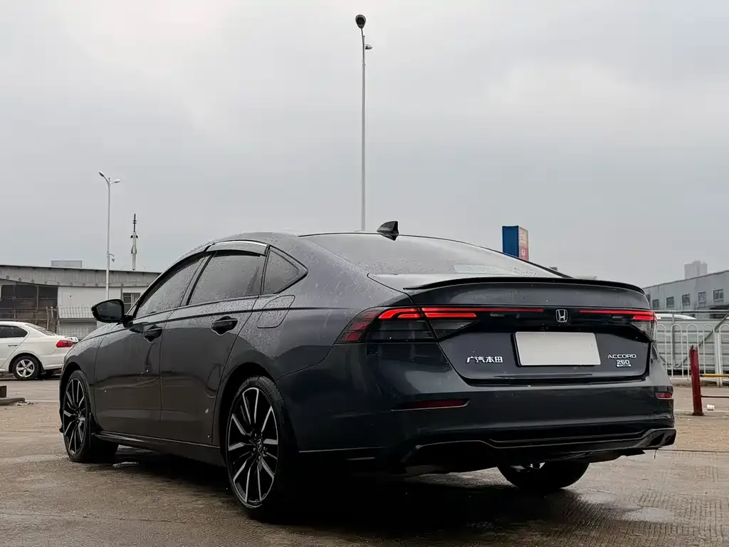Honda Accord — фото 4