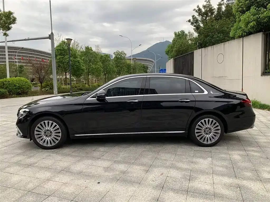 Mercedes-Benz E-Class — фото 10