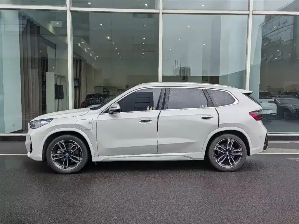 BMW iX1 2023 из CN, фото 4