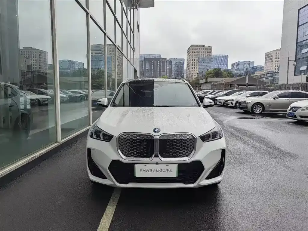 BMW iX1 2023 из CN, фото 9