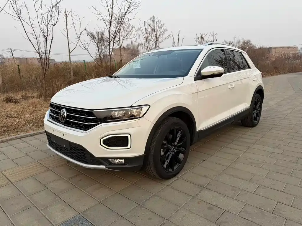 Volkswagen T-Roc — фото 1