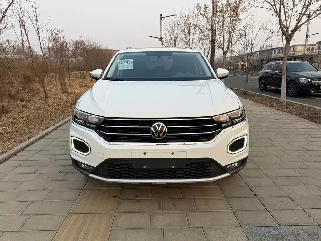 Volkswagen T-Roc — фото 10