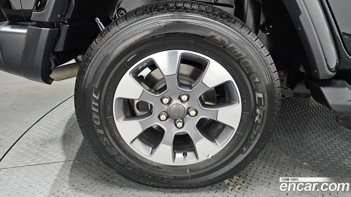 Jeep Wrangler 2023 из KR, фото 3