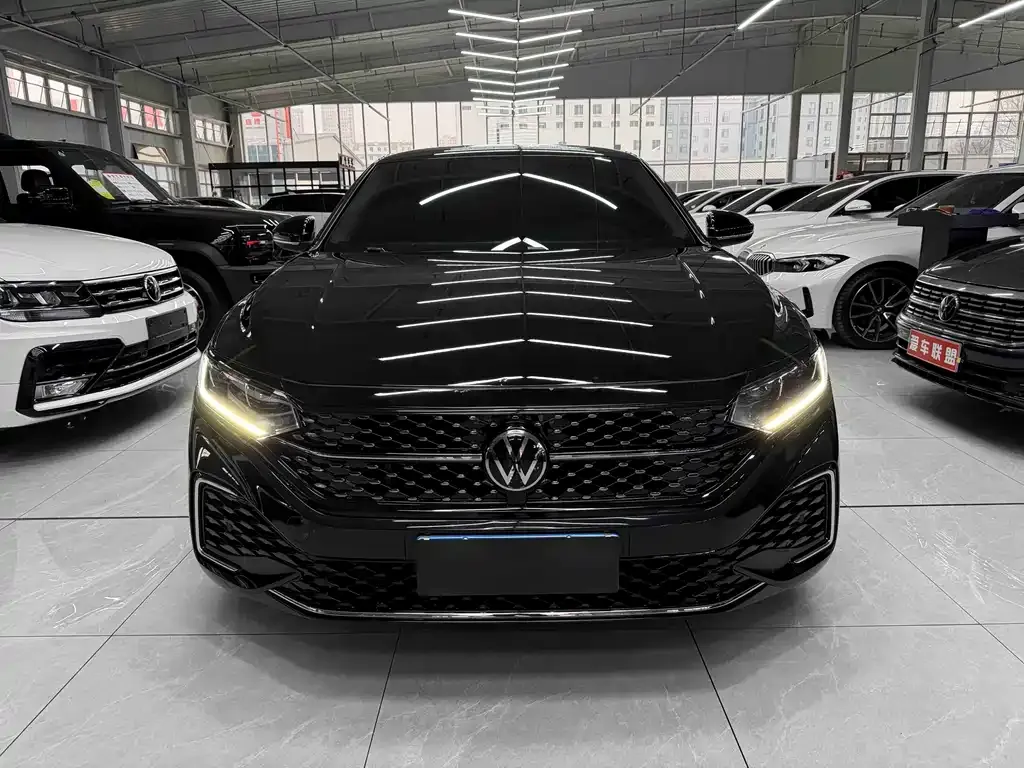 Volkswagen Passat — фото 10