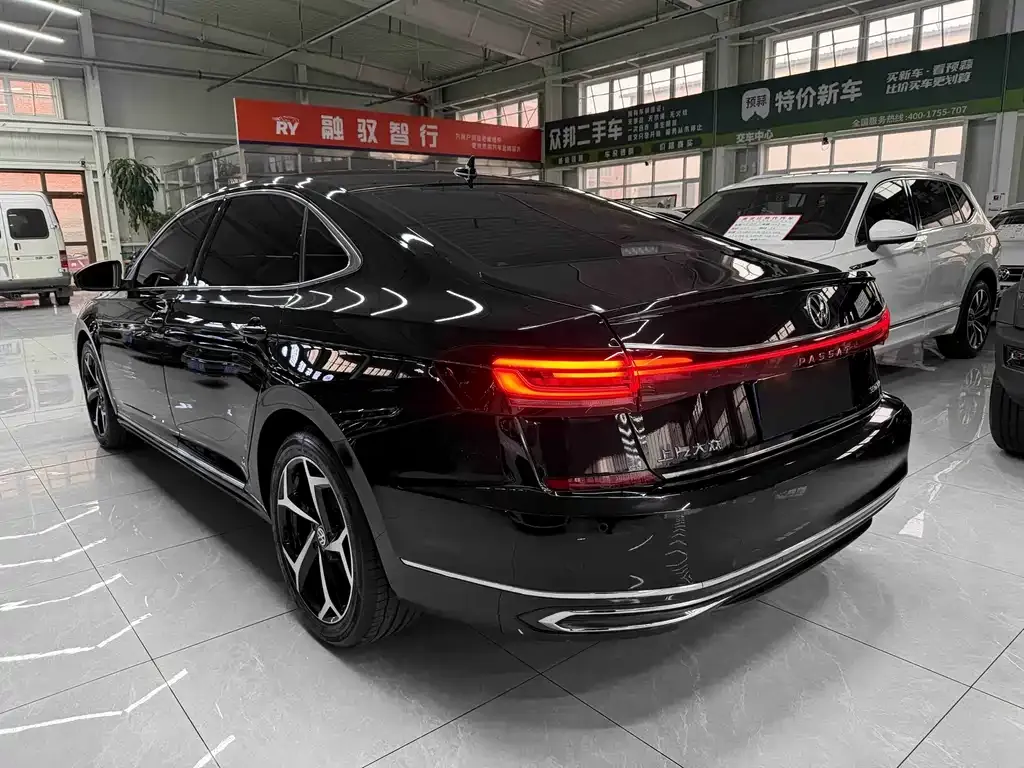 Volkswagen Passat — фото 7