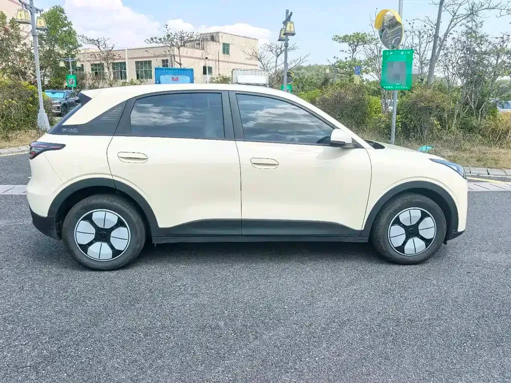 Geely Starburst — фото 9