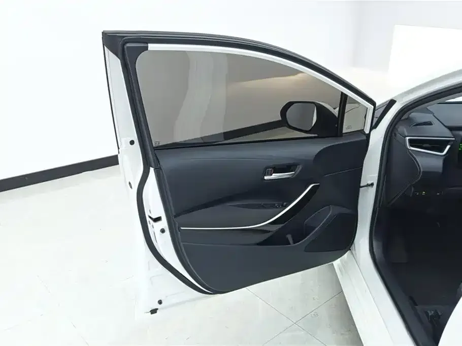 Toyota Corolla 2025 из CN, фото 3