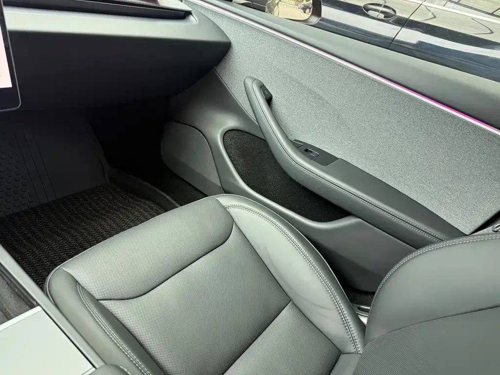 Tesla Model 3 — фото 6