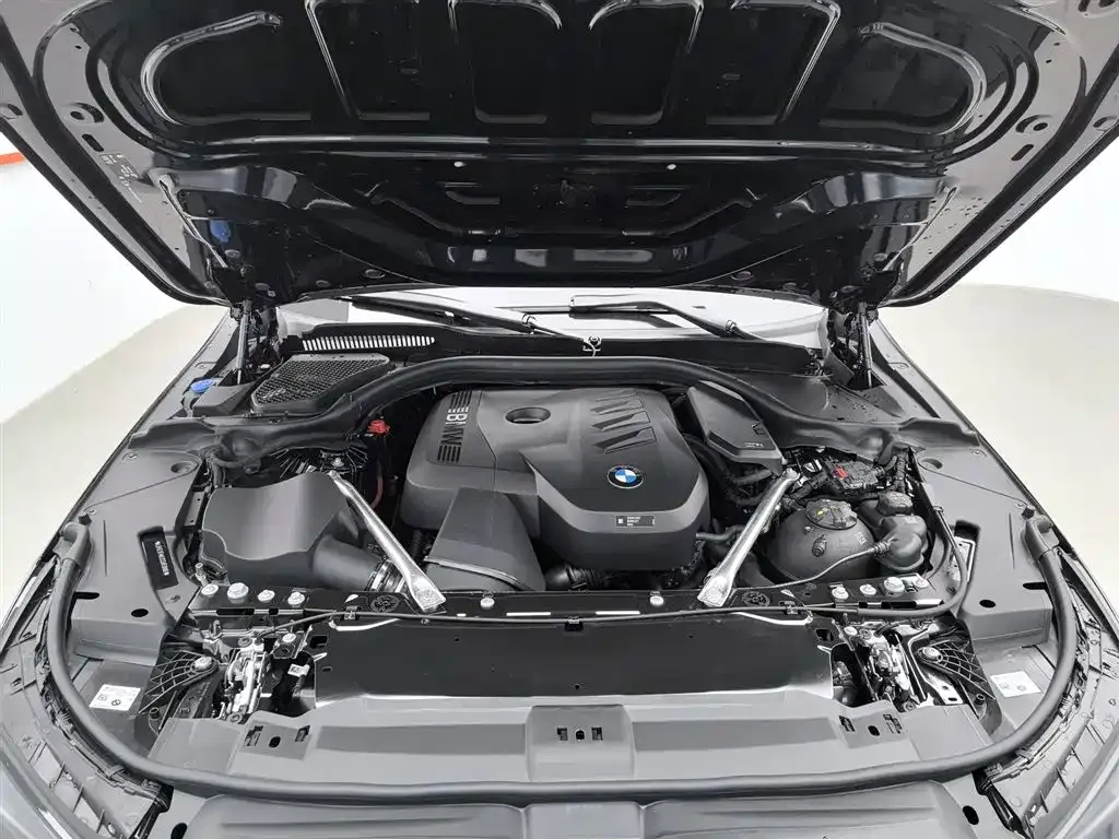 BMW 5 Series — фото 10