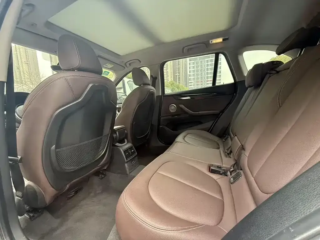 BMW X1 2021 из CN, фото 3