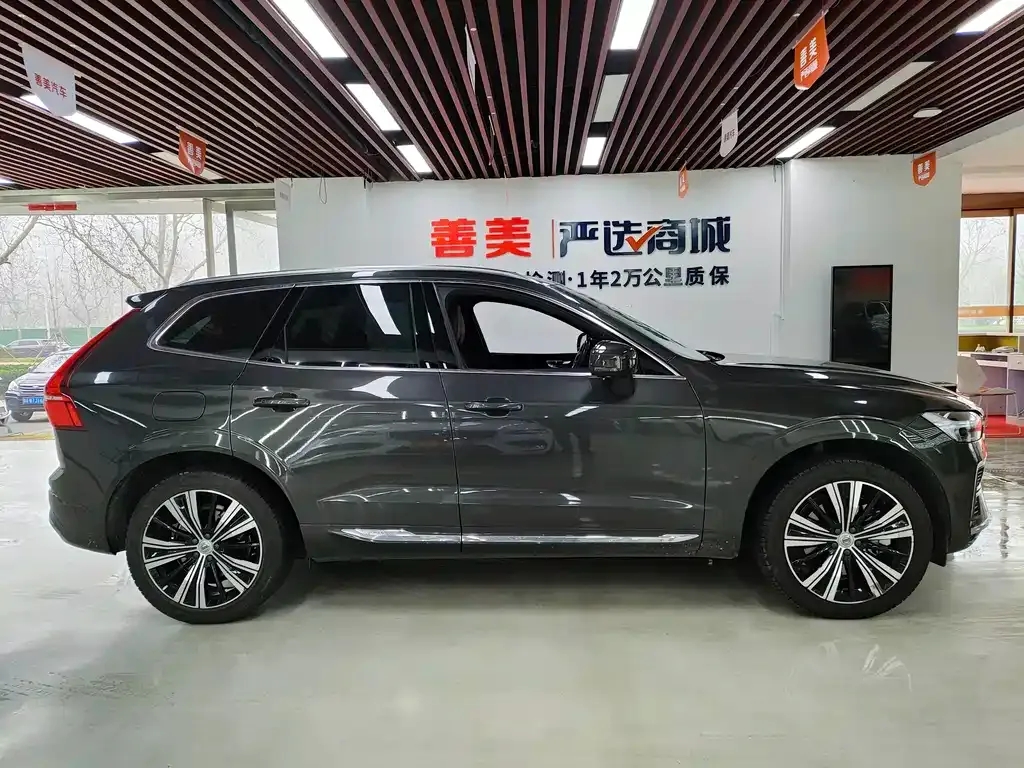 Volvo XC60 PHEV — фото 9