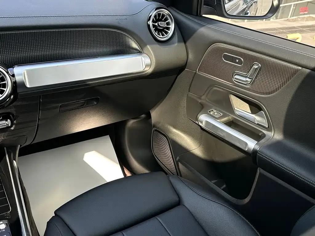 Mercedes-Benz GLB 2023 из CN, фото 5