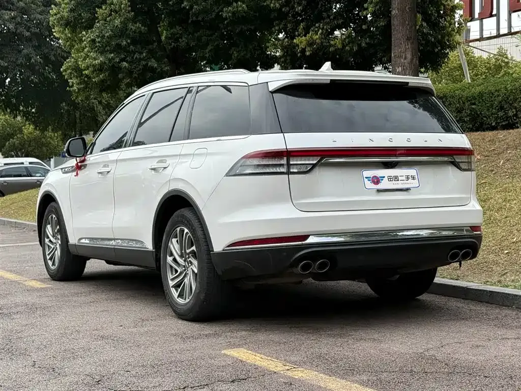 Lincoln Aviator — фото 7